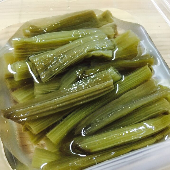 いろんな料理に使える!フキの水煮(下ごしらえ)